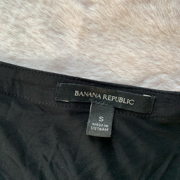 Sleeveless Peplum Top - Picture 3 of 3